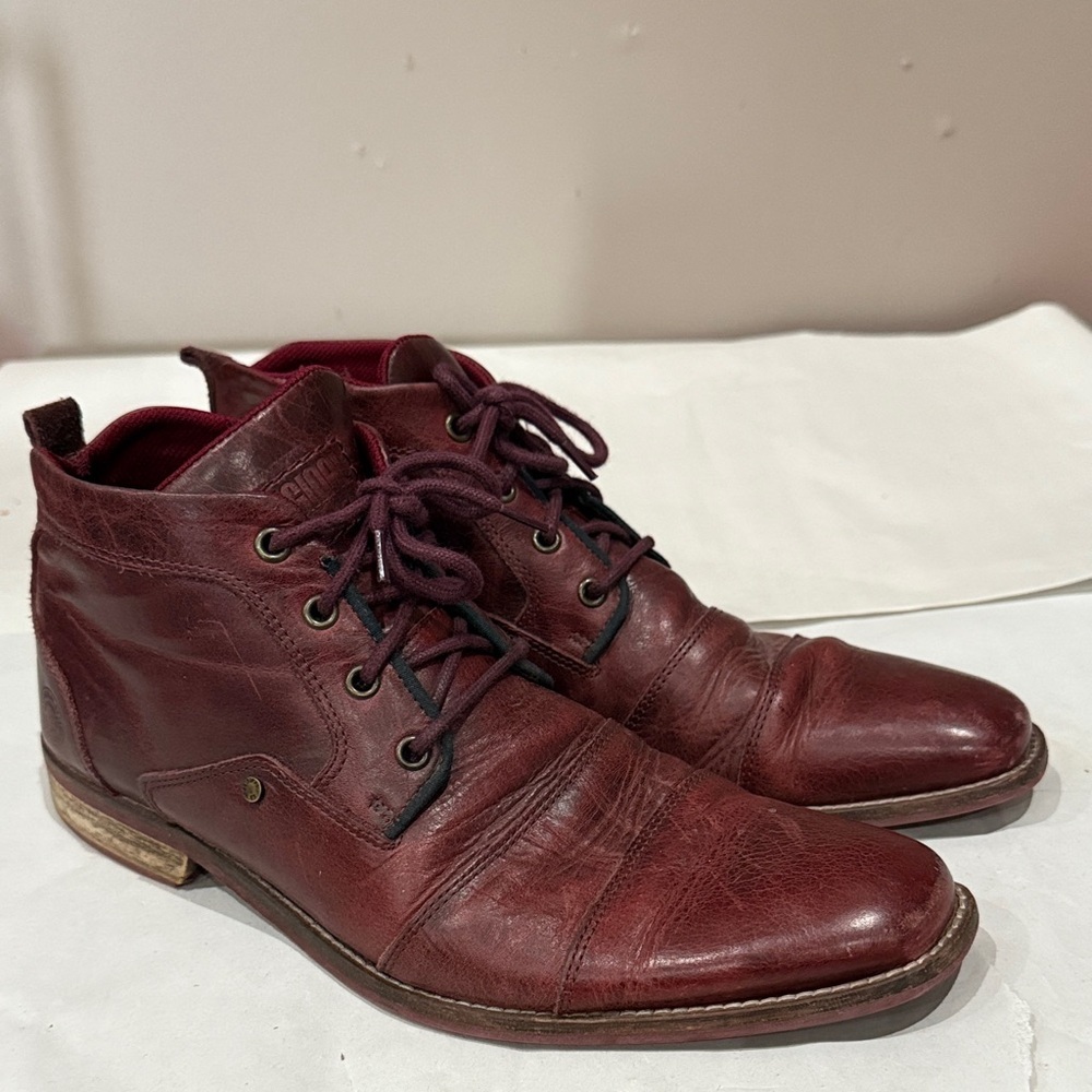 Men's Red Leather Chukka Boots